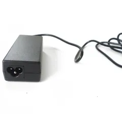TOSHIBA Orjinal Standart uç 5.5.2.5 19v 3.42A 65W Adaptör Şarj Cihazı