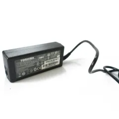 TOSHIBA Orjinal Standart uç 5.5.2.5 19v 3.42A 65W Adaptör Şarj Cihazı
